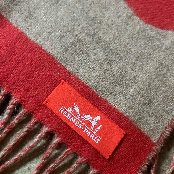 New HERMES cashmere scarf - Picture 3 of 5